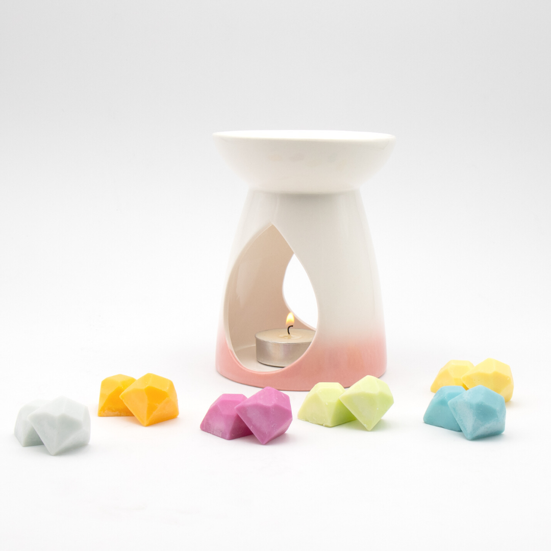 Teardrop ceramic wax melter and soy wax melts starter pack by Callan Candles